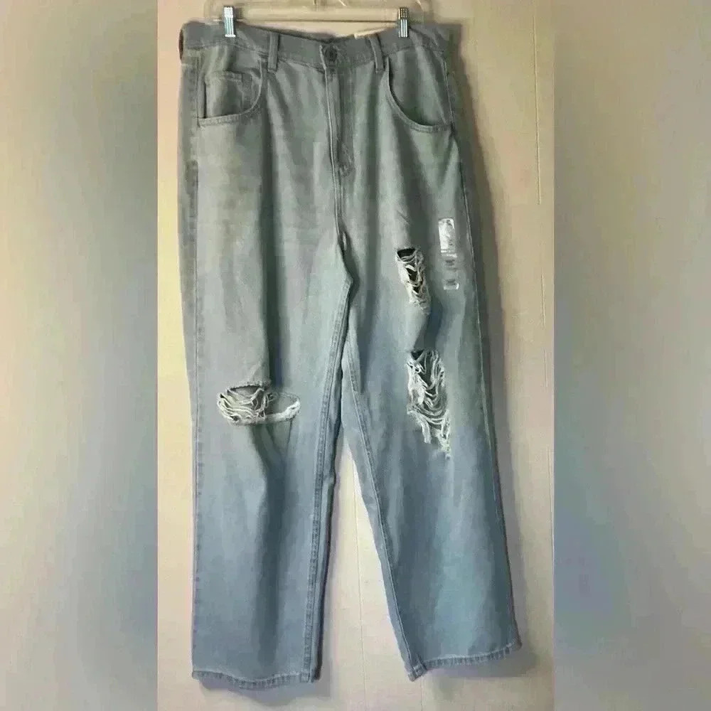 NWT SO Highest Rise Baggy Jeans Slouchy through Hip and Thigh. Size 17/33W